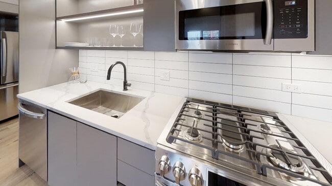 Photo - 729 N Sangamon St Unit 303