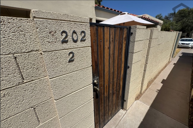 Photo - 3Bed/2Bath 2-Story Townhouse at N 35th Ave/Northern Ave! Move-In Ready on 08/27/2026!