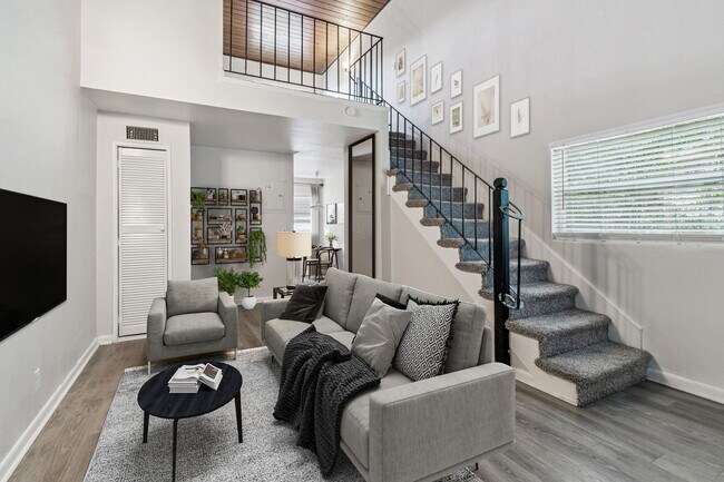 Courtyard Apartments