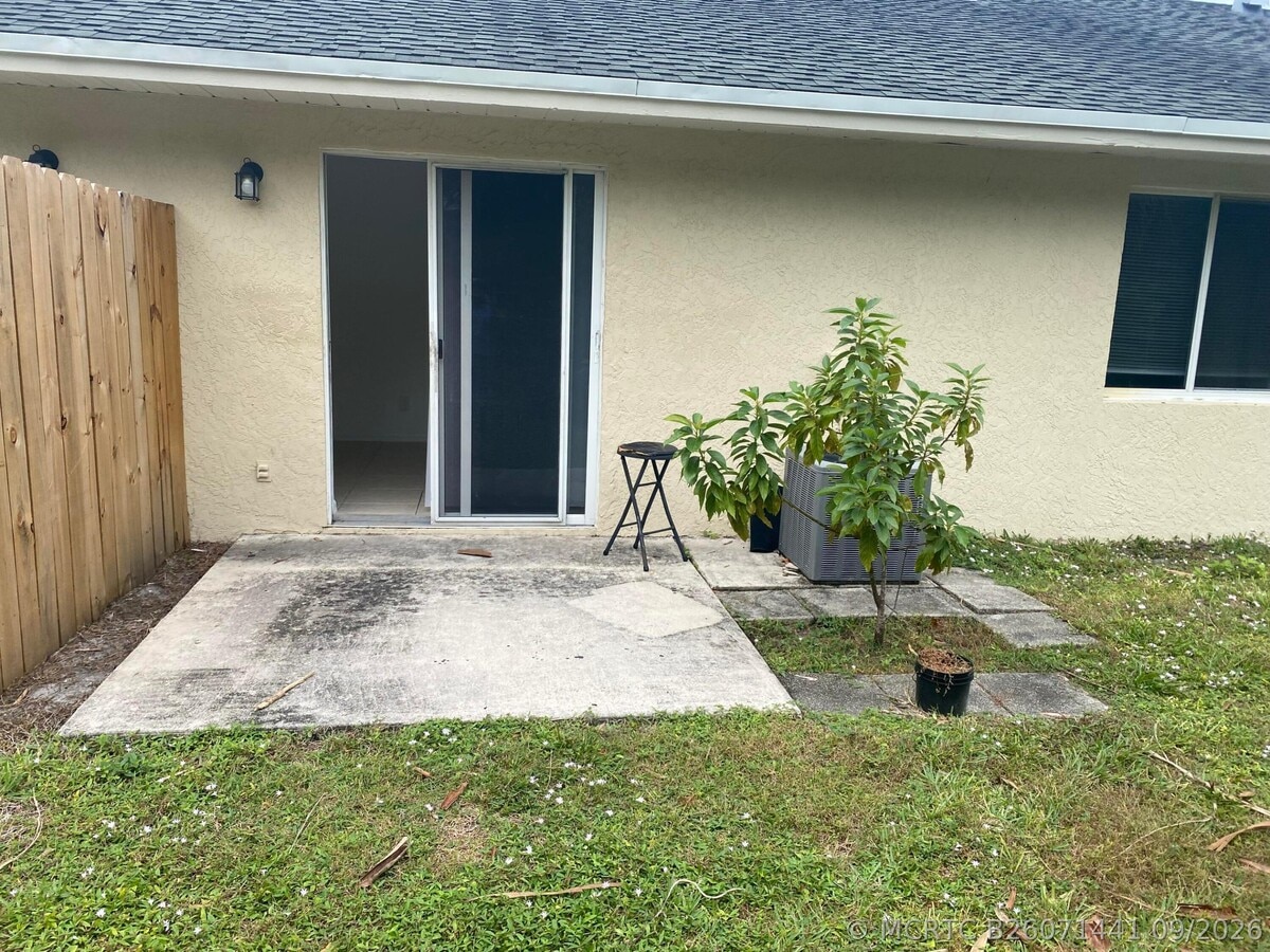 Photo - 1661 SE Lennard Rd