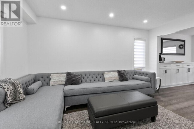 Photo - 2 Newport Crescent