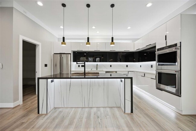 Photo - 602 W 28th St Casa