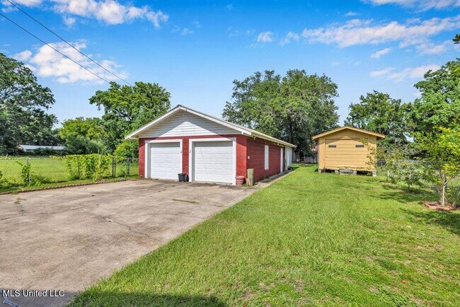 Photo - 172 Hoxie St