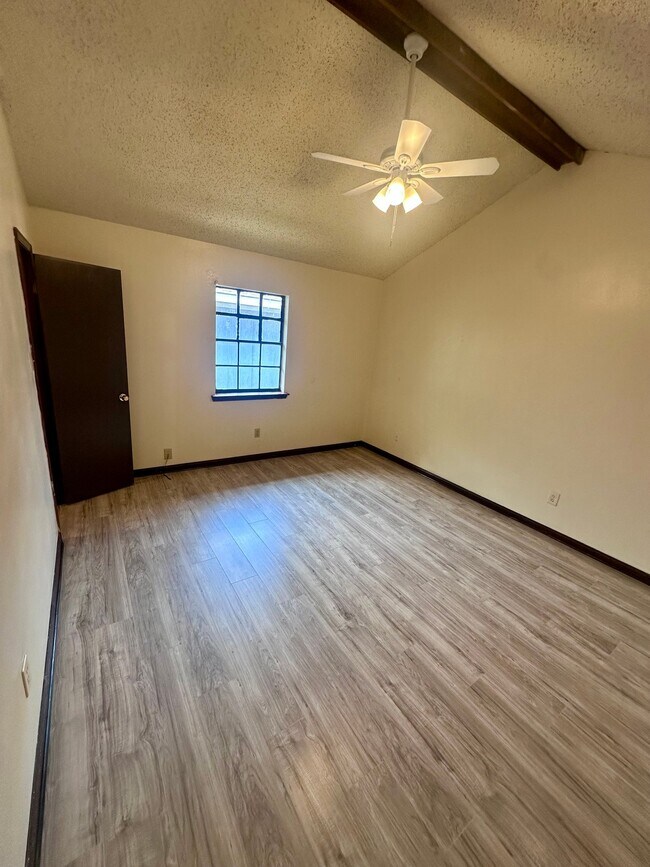 Photo - 1628 Alexander Ct Unit Apt B