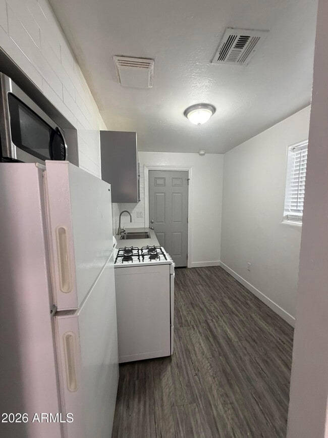 Photo - 712 W Taylor St Unit Apt 4
