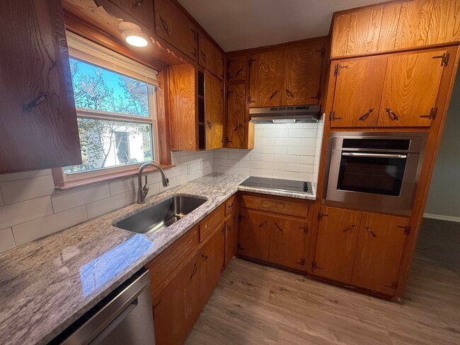 Photo - 176 W Sweetbriar Dr