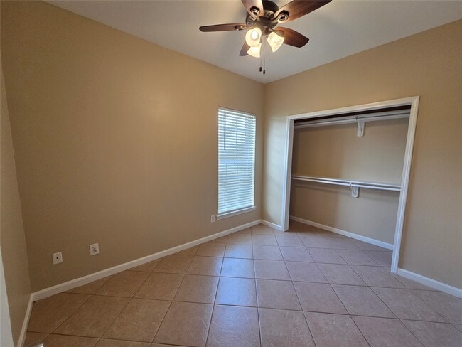 Photo - 928 Runneburg Rd