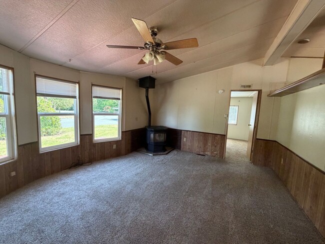 Photo - 3 bedroom 2 bath manufactured home in Arlington