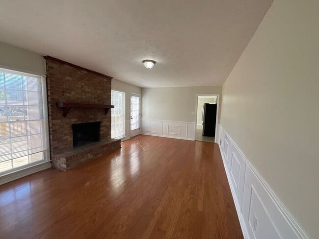 Photo - 5007 Fieldgreen Crossing