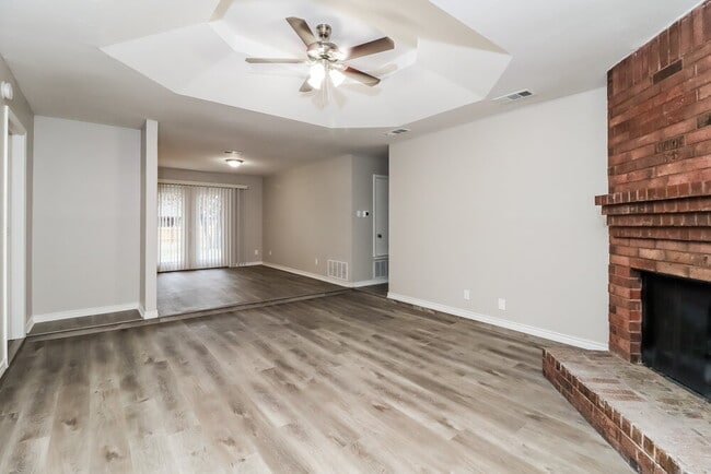 Photo - 6401 Springfield Dr