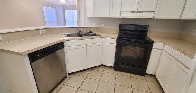 Photo - 8617 Talyne Chaise Cir Unit B