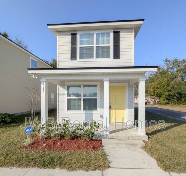 Photo - 2342 N Davis St