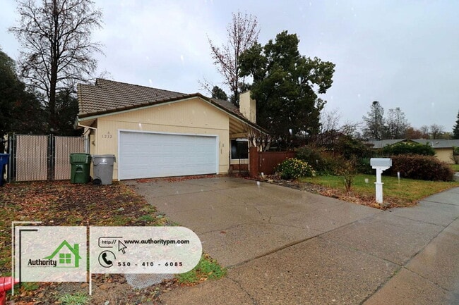 Photo - 1232 Hawthorne Ave