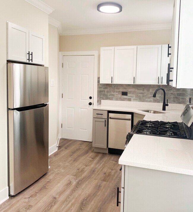 Photo - 3841 N Greenview Ave Unit 3E