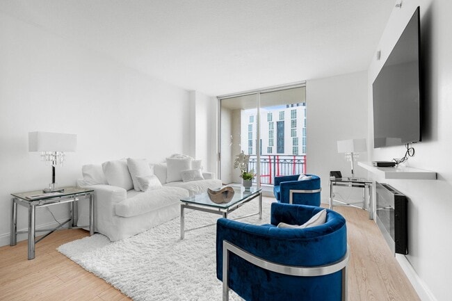 Building Photo - 550 Okeechobee Blvd Unit 612