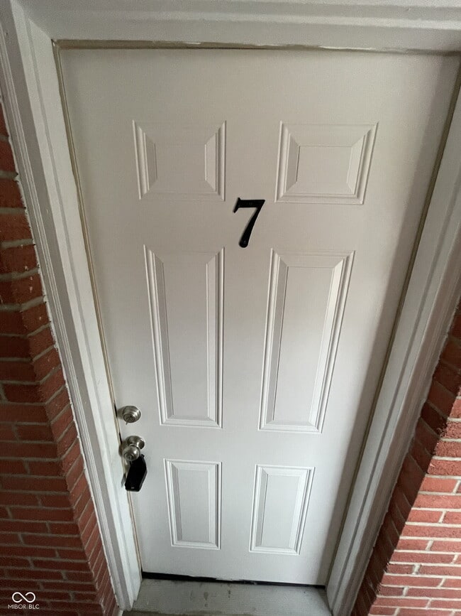 Photo - 135 W Hendricks St Unit 7