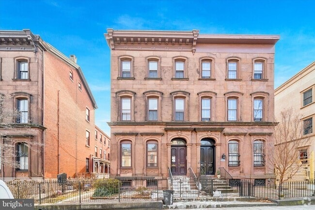 Building Photo - 2008 W Girard Ave Rental