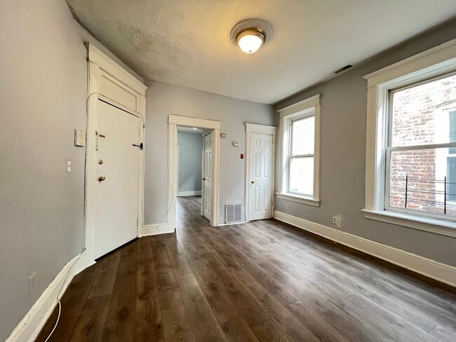43 Grant Ave 3L - 40 Grant Ave Unit 3L