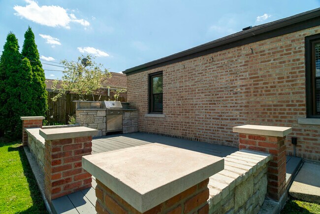 Photo - 2537 Willow St