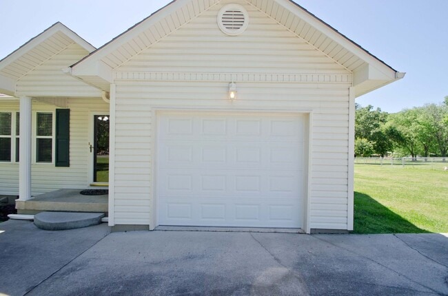 Photo - Lovely 3 bed 2 bath in East Limestone minutes to Athens!
