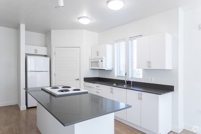 1BR, 1BA - 706SF - Kitchen