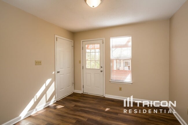 Photo - 815 Tramore Dr