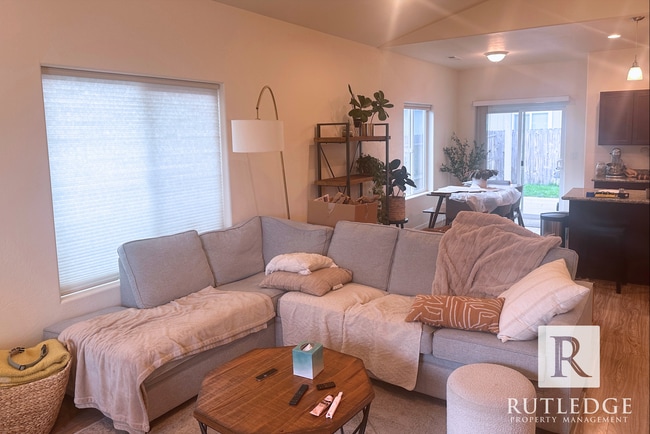 Photo - 3 Bedroom House in Medford!