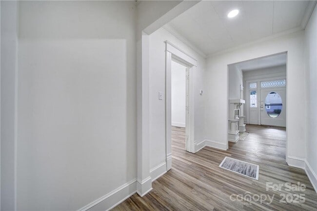 Photo - 421 S South St