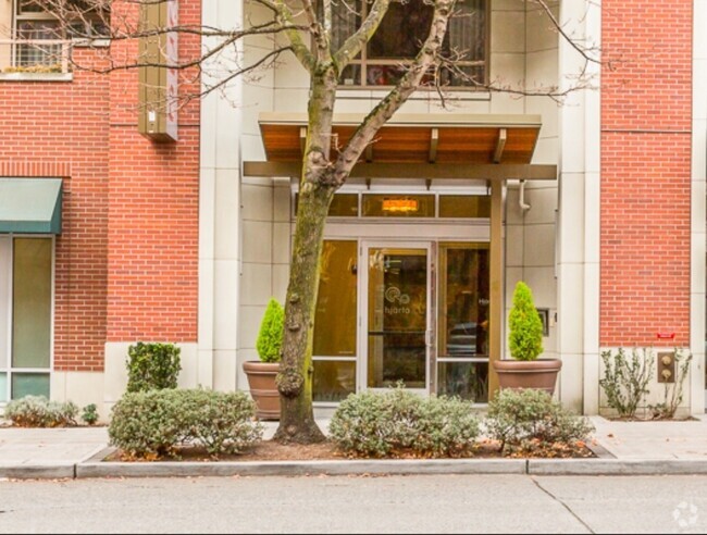 Building Photo - Modern Ballard Penthouse  2 Bedroom Condo Unit 810