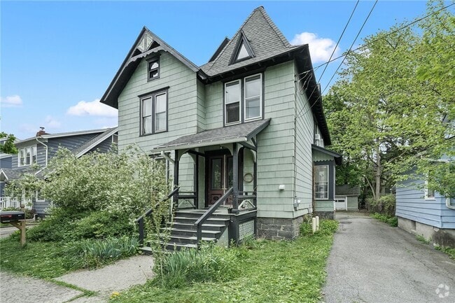 Building Photo - 211 S Albany St Rental