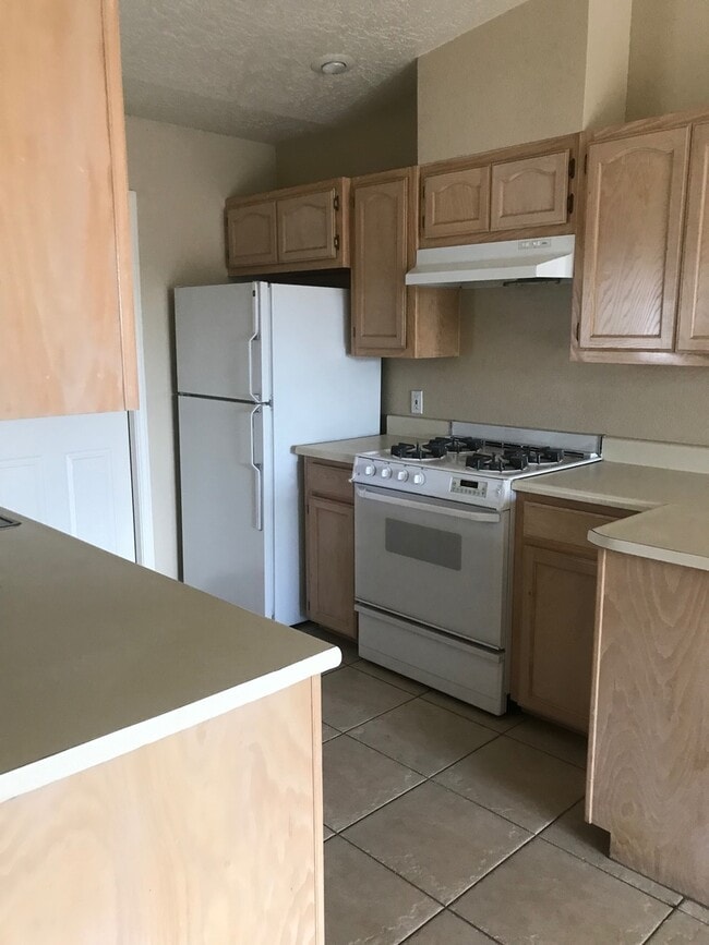 Photo - Occupied - 2 Bedroom 1 Bath - Contact Property Pros Property Management