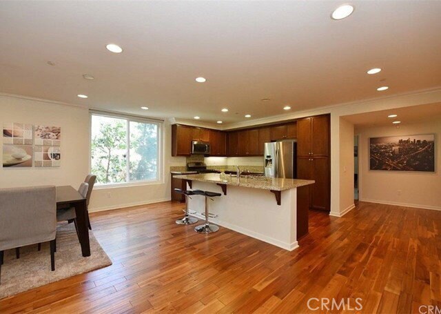 Photo - 533 Rockefeller