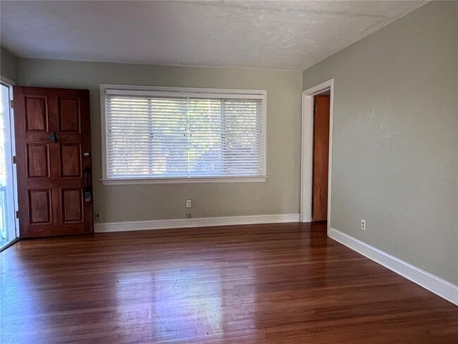 Photo - 12 S University Cir