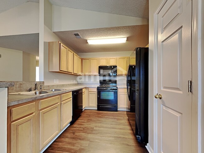 Photo - 537 Beverly Dr