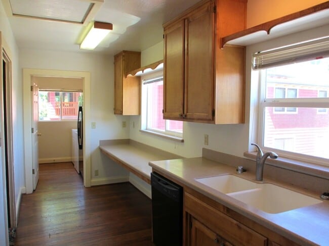 Photo - ROOMMATE NEEDED!!! Beautiful 5+ Bedrooms steps to campus and downtown