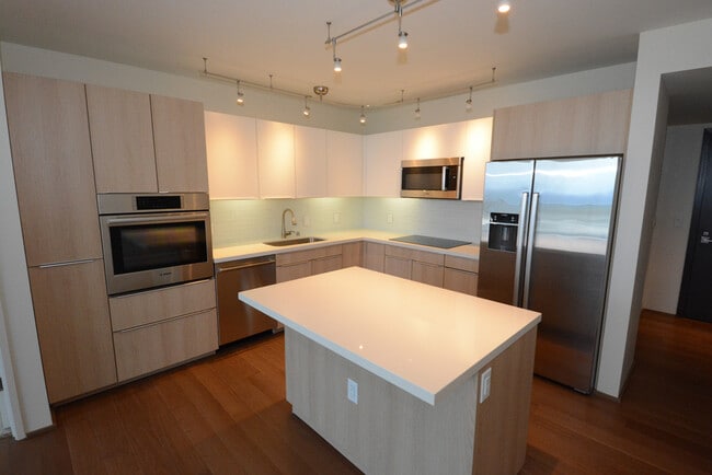 Photo - 888 Kapiolani Blvd