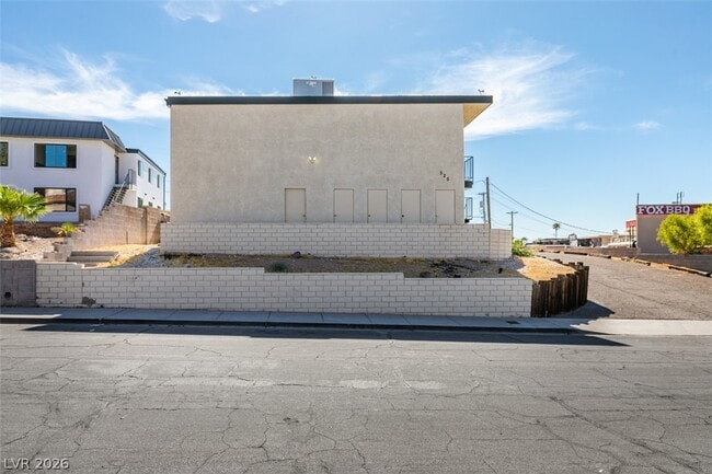 Photo - 525 Fir St