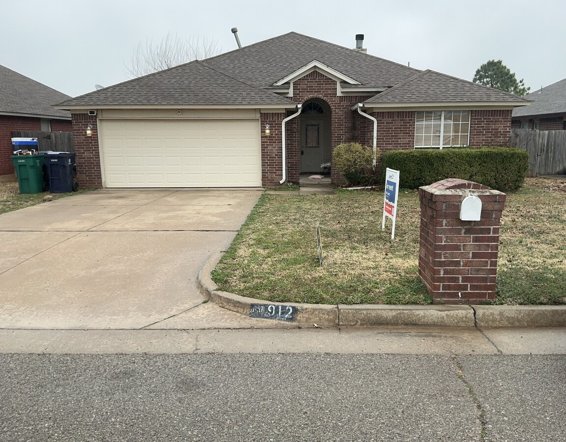 Photo - 912 Westbury Terrace