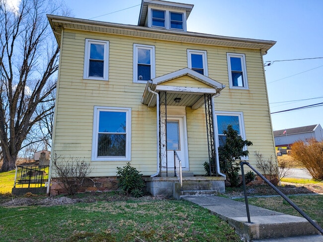 Photo - 305 N Clay Rd