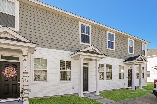 Building Photo - 137 Morning Line Dr