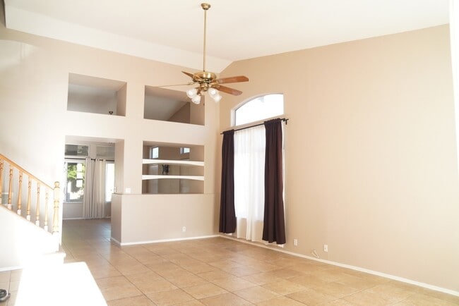 Photo - Beautiful Chandler Rental Dobson & Ray