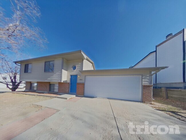 Building Photo - 10612 Bellaire St