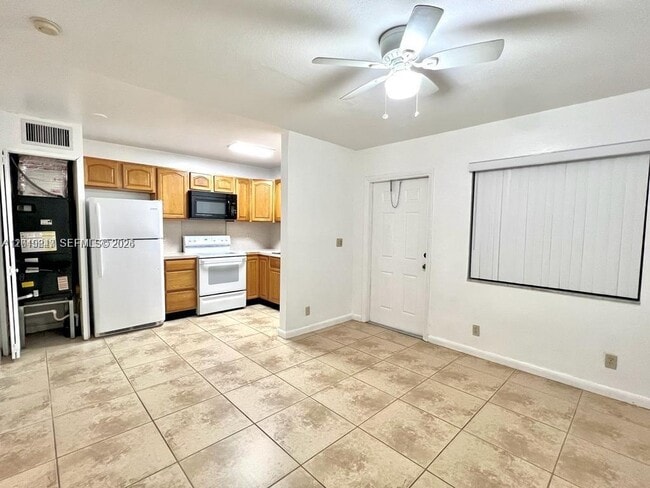 Photo - 1412 SW 41st Ave Unit Front