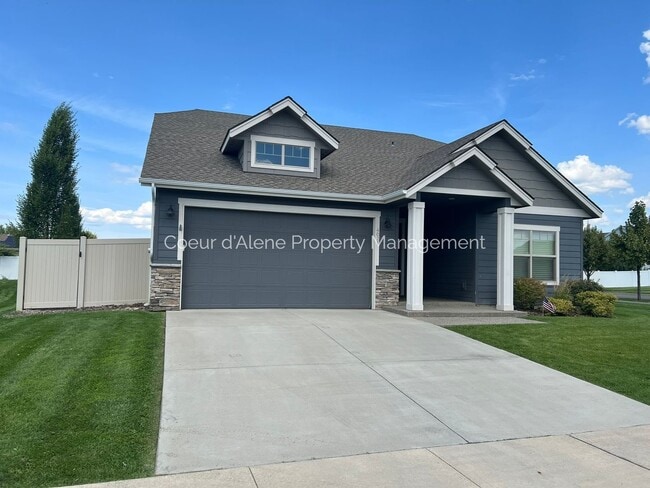 Building Photo - 3 bed House in The Trails!!