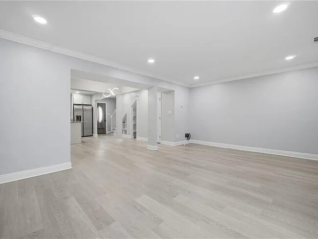 Photo - 712 White Hall Ln