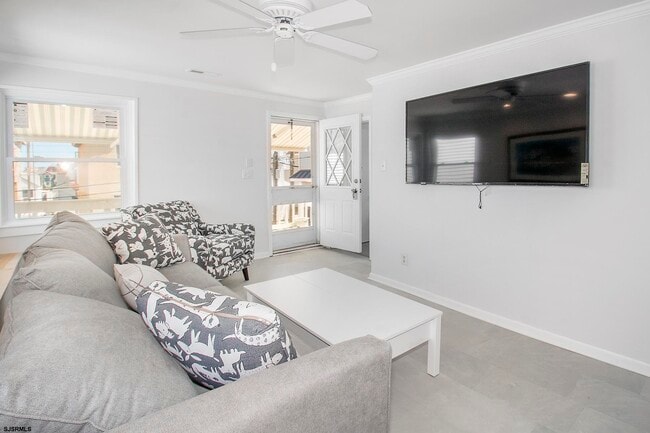 Photo - 2407 Oberon Ave Unit B