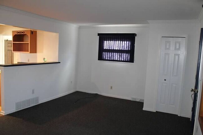 Photo - CHARMING BRICK RANCH JUST MINUTES FROM DOW...