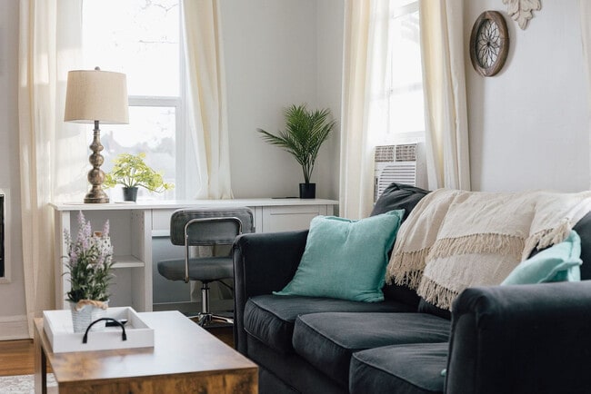 Building Photo - 905 Hill St Unit ID1397971P