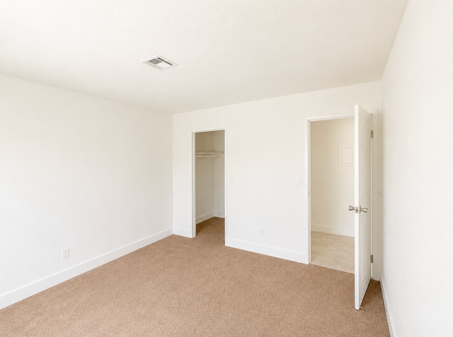 Photo - bel2159 (NLV-W)(PRB) Unit A