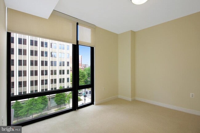 Building Photo - 1010 Massachusetts Ave NW Unit 605